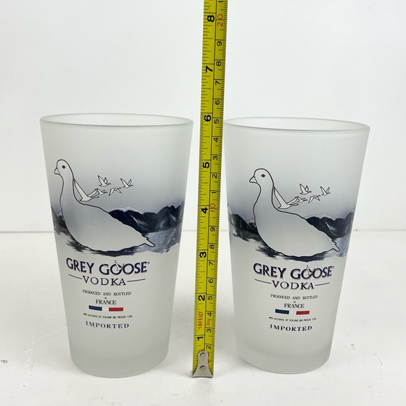 Set of 2 Grey Goose Large Glassware - Picture 11 of 15